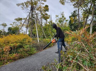 ＼難しいお仕事はありません／
敷地内をお客様が通るときは挨拶するなど、
お客様への気配りもお願いします◎