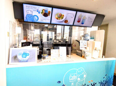 新江ノ島水族館 ＼水族館のカフェ＆売店／
海やイルカを眺めながらお仕事♪
特典いっぱいの新江ノ島水族館で楽しく働こう★