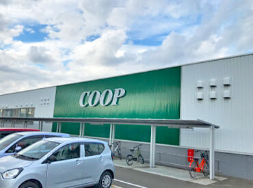 無料の駐車場完備なので車通勤OK◎
育英高校の近くなので、
お子さんの送り迎えも兼ねて出勤する方も！
