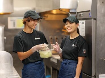 焼肉きんぐ 三鷹新川店 包丁持ったことがなくても大丈夫！
野菜をカットしたり盛りつけたり…
簡単なことからお任せします♪