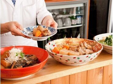 ＜初バイトさんもWelcome＞
スグに覚えられるお仕事ばかり♪
イチから丁寧に教えるので安心◎
一緒に楽しく働きましょう☆