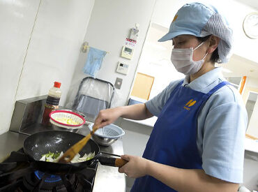 週3日～勤務で日祝はお休み！
家庭やプライベートと両立しやすいシフトで、
子育て中の方も安心して続けられる
働きやすい職場！
