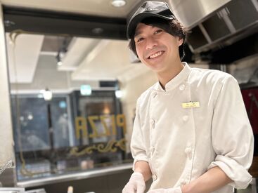 カプリチョーザ トマト＆ガーリック ラゾーナ川崎店 清潔感があれば髪色は自由！
就職前に明るい髪色を楽しみたい学生さんも嬉しい☆
個性を大切にしながら働ける◎
