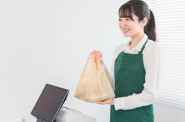 お客様は地元の方がたくさん♪
世間話をしたり、商品をオススメしたり…
優しい方ばかりなので
久しぶりのお仕事復帰でも安心◎