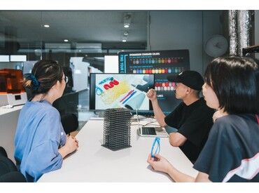 株式会社YOKOITO 学習費用やジム代を半額補助する自己投資補助、
さらには無料で3Dプリントができる「賄い3Dプリント」まで…制度充実！