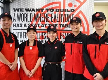 ピザハット　秋田桜店 【WEBシフト】スマホで提出＆確認できるからとっても便利♪
1週間ごとの希望シフト制⇒プライベートもバイトも充実★経験者優遇!