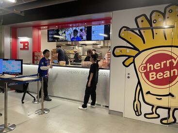 CHERRY BEANS POTATO  NAGASAKI STADIUM CITY 静岡⇒長崎へ初進出☆
長崎店でSTAFF大募集！
見逃し厳禁！今が応募のチャンス♪
男性スタッフも大活躍中！！