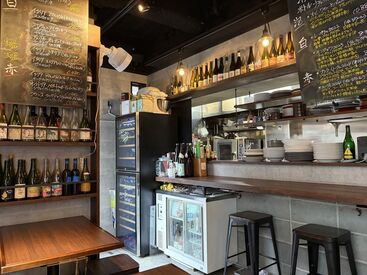 大衆ビストロBOOZE ＜鶴見駅スグの個人店＞
美味しいお酒やワインをたくさん揃えてるお店です◎
座席数も少なくカウンターには店長もいるので安心♪