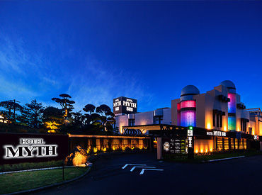 MYTH 888（マイススリーエイト） ＼綺麗なホテルで気持ちよくお仕事♪／
裏方業務がほとんどなので、
「接客はちょっと苦手…」
そんな方でも安心です◎