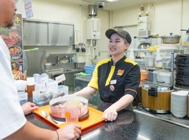 ペッパーランチ　イオンモール筑紫野店 全国展開のイートスタイルの店舗で活躍しませんか？
接客方法などイチから研修でお伝えします！