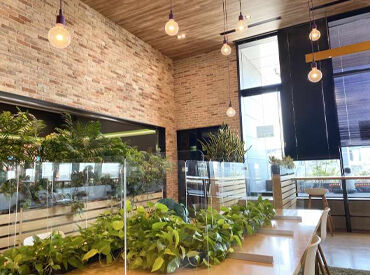 印西センターのカフェテリア♪ゆっくり休憩できます◎
週末は完全休み＆大型連休もカレンダー通りで、
家族との時間もばっちり◎