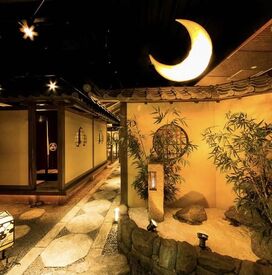 海外のお客さんは退店時に「月」の写真を撮って帰ります（笑）
某SNSにたくさん載っているかもしれませんね♪