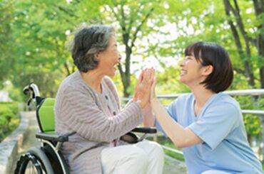 株式会社プラス・ピボット　ホップ事業部 ＊有料老人ホームで生活される方のサポート＊
週3日以上のシフト保証があるので
資格や経験を活かして高時給で働けます！