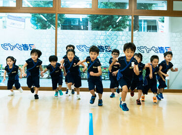 株式会社sports lab ank（勤務地：いわき市立総合体育館） ＼子どもが好きな方大歓迎！／
子どもたちのキラキラした笑顔にかこまれてお仕事♪
保育士や幼稚園教諭の資格も活かせます◎