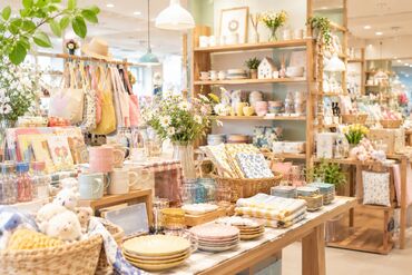ファッション人材リンク株式会社【FJLNAGOYA】 ﾟ*｡☆ NEWスタッフ募集 ☆。*ﾟ
人気の雑貨販売スタッフ！
まずはお気軽にご応募ください♪
