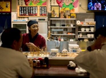 「新幹線の待ち時間にサクッと」
「旅のはじまりにちょい飲み」
そんな風に、いろんなお客様が立ち寄るお店です♪