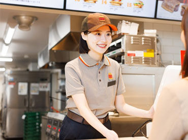 固定残業代は払われるけど残業も少なく
連休も取りやすいのが魅力の一つ♪
「過酷な労働環境を抜け出したい!」そんな方も◎