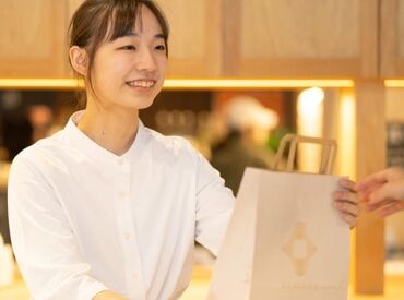 くらすわ 渋谷ヒカリエShinQ’s店 話題の人気ベーカリーで働きながら健康への意識UP★
駅直結で通勤ラクラク♪週1日・4h～シフトは相談歓迎！