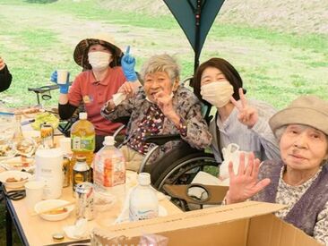 フリーターさん、Wワーカーさんも大歓迎！
男女比は半分ずつで、20～60代まで幅広い年代の方が
経験問わず働いています★