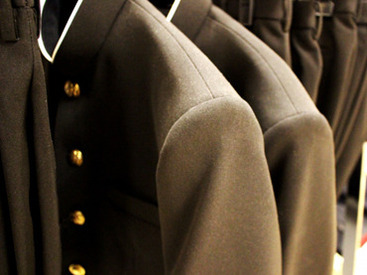 栄駅から徒歩4分!
交通アクセスもバッチリです◎
公共交通機関からも通いやすく
学生さんや主婦(夫)の方も活躍しています♪