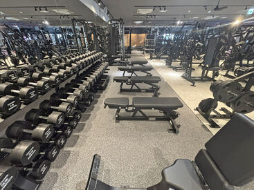 ＜先輩社員は…＞
20代・30代・40代の方も在籍！
未経験からトレーニング、スポーツ経験者まで
幅広く活躍中！