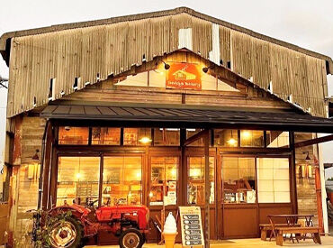 Daddy's Bakery 淡路店　※2026年6月OPEN予定 社割20％で美味しいパンが買えちゃう♪
シフトも柔軟で働きやすい環境が整っています◎
