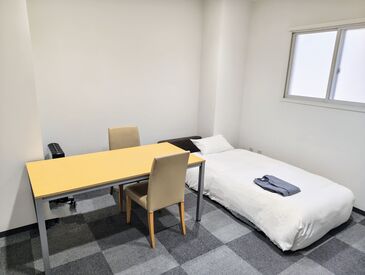 休憩時は、休憩室のベッドで仮眠できます！
翌朝も気持ちよく業務を行うために、休憩時間をしっかり確保できます◎