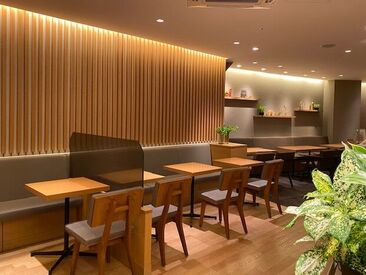 丸福珈琲店 神戸阪急店 バイトデビューさんも大歓迎★
扶養内での勤務や安定派の方もOK！
フリーターさん・主婦さん・学生さんなど
幅広く活躍中♪