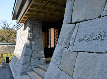 ＼＊ブライダルや会食等での利用も多数＊／
丁寧な接客スキルや言葉遣いも身に付くので
"就活時に役立った！"なんて学生さんも◎