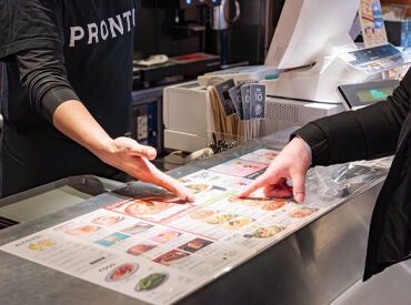 「大丈夫？」「困ったことはない？」と
声を掛け合いながら業務を進めています◎
チームワーク抜群です♪