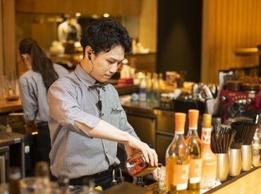 THE PUBLIC SIX ザ パブリック シックス 未経験さん大歓迎！
シフトはお気軽にご相談を♪Barで働いてみたい！
お酒に詳しくなりたい！⇒大歓迎です◎