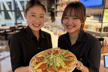 カリフォルニアピザキッチン　ラゾーナ川崎 アメリカ西海岸発祥のピザ屋さん☆
オシャレな店内で働けます＊
Eggs 'n Thingsなど人気グループ店でも使える
社割30％OFFあり♪