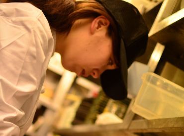RESTAURANT X（初台） ★学生さん大歓迎★
未経験や初バイトも大歓迎♪
優しい先輩が丁寧に教えるのでご安心を◎