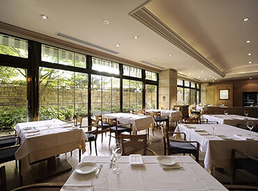 鎌倉パークホテル お仕事はカンタン★
だからバイトデビューにピッタリ◎
車・バイク・自転車通勤OK！
湘南の海など、自然に癒されながら通勤♪