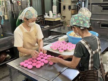 ＼経験を活かして働きませんか／
「沖縄の伝統菓子にも挑戦したくて、、」なんて転職したスタッフも活躍中♪