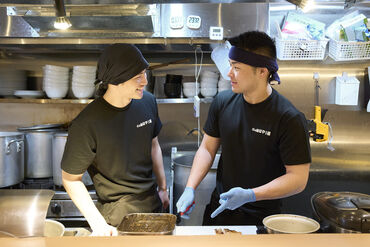 「始めるにはちょっと不安…」そんな方は短期もOK♪
実際に働いてみて、お店の雰囲気を知ってくださいね◎