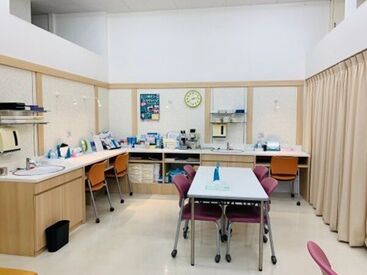 眼科で患者さまの受付や、
検査補助のお仕事をお願いします＊
お仕事はしっかり教えるので
初めての方もご安心ください♪