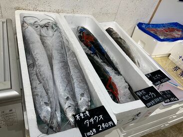活気溢れる市場内のお店です！
スタッフもお客様も笑顔で過ごせるお店を目指しています。
未経験からのスタートも大歓迎！