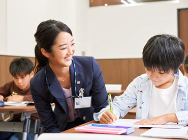 栄光ゼミナール 仙川校 指導カリキュラムは決まっています。板書の書き方は研修時にレクチャーします。得意科目を活かして多くの大学生が活躍中！