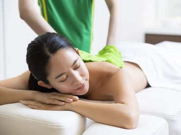 お仕事の後は人気の温泉や岩盤浴、サウナも入り放題!
更に自社ブランドの化粧品や健康食品等も社割で買えます♪