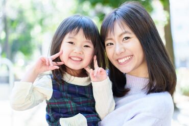 人気の検品・梱包・箱詰めなどのモクモク作業◎
髪色自由！あなたらしさを大切に働けます♪
※画像はイメージ