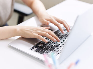 時給1,520円~1,900円♪週払いOK★
シフト自由・服装やネイルも自由で自分らしく働ける♪