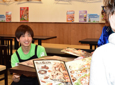 学生さんも大歓迎！学校との両立にもぴったり♪
バイトデビューも歓迎です◎