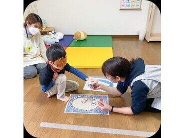 ◆無理せず短時間／扶養範囲内
子育てと両立する主婦さんはもちろん
毎日忙しい学生さんも活躍中です！