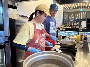 天神福食堂 駅チカで通勤ラクラク♪履歴書不要だから気軽にスタート！
髪型・髪色自由＆ピアス・ヒゲOKでおしゃれも楽しめる★