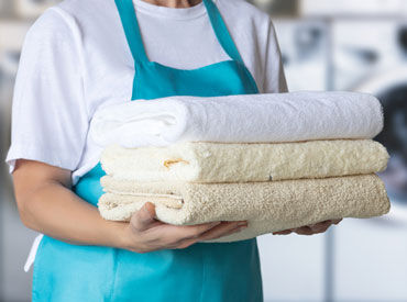 株式会社マルセンクリーニング　札幌支店 ＼未経験＆ブランク大歓迎／
シーツやカバー、タオルやガウンなど、リネン類の仕上げ対応をお任せします！
