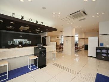 キレイなフロントでのお仕事です☆彡