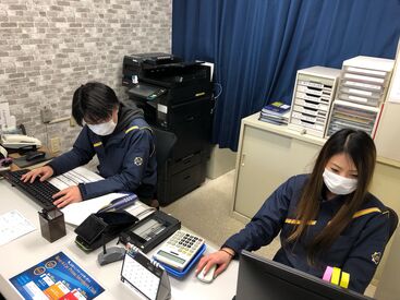 スタッフ同士の距離が近く、質問もしやすい雰囲気♪
分からないことはすぐに聞けるので、初めてでも不安なく働けます。