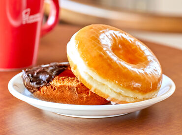 ミスタードーナツ 佐渡佐和田ショップ 色々な商品に囲まれながら働けます！
未経験から始めた方ばかりなので、
安心してください★