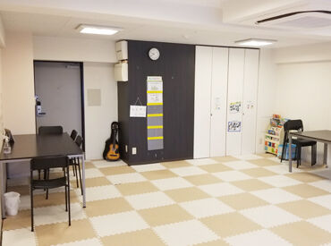 履歴書不要で楽ちん応募♪
勤務中は服装・髪型・髪色自由＆ネイルやピアスもOKです！